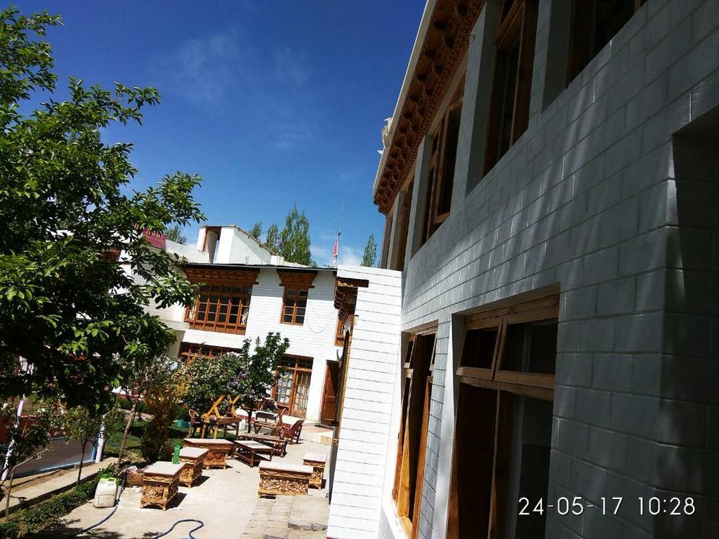Jimmy'S Homestay Лех Екстер'єр фото